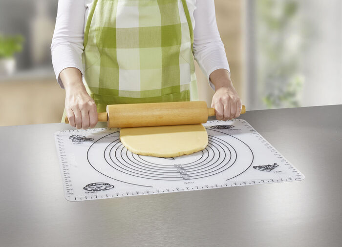 Keukenmachine in vintage design incl. siliconen bakmat CREME
