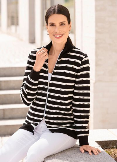 Cardigan in een gestreept dessin met opengewerkte accenten 