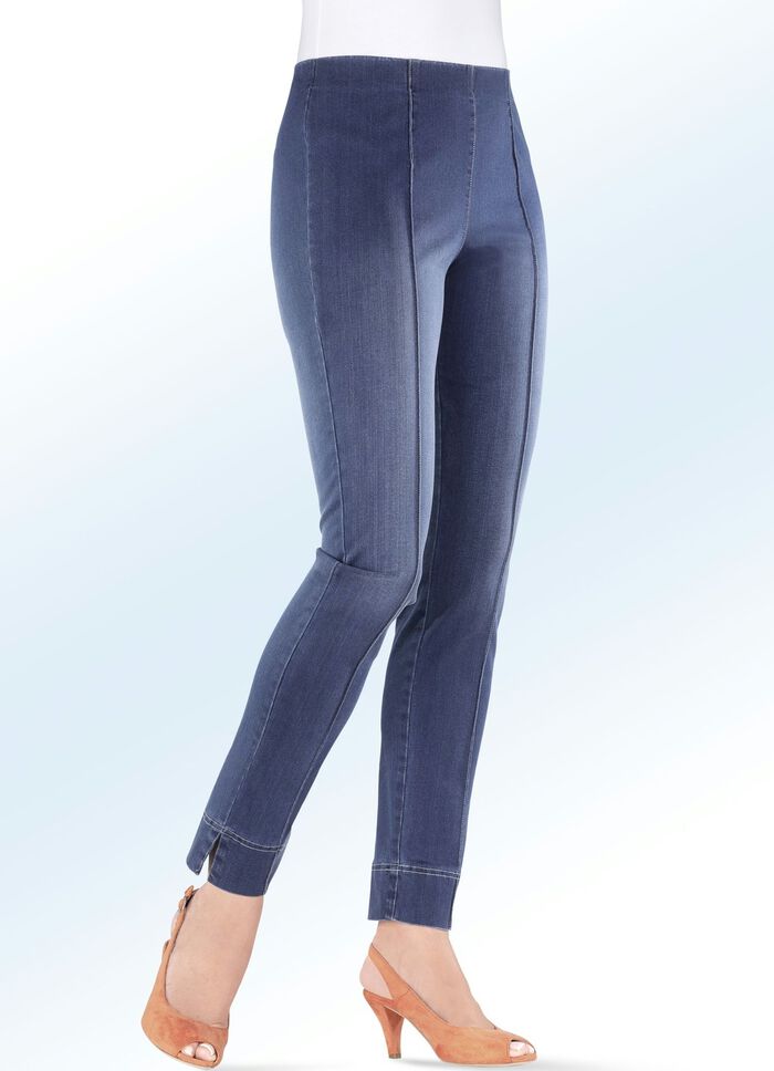 Zeer elastische jeans in aansluitend model 