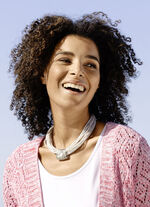 Ketting van textiel met hanger van kristallen steen 