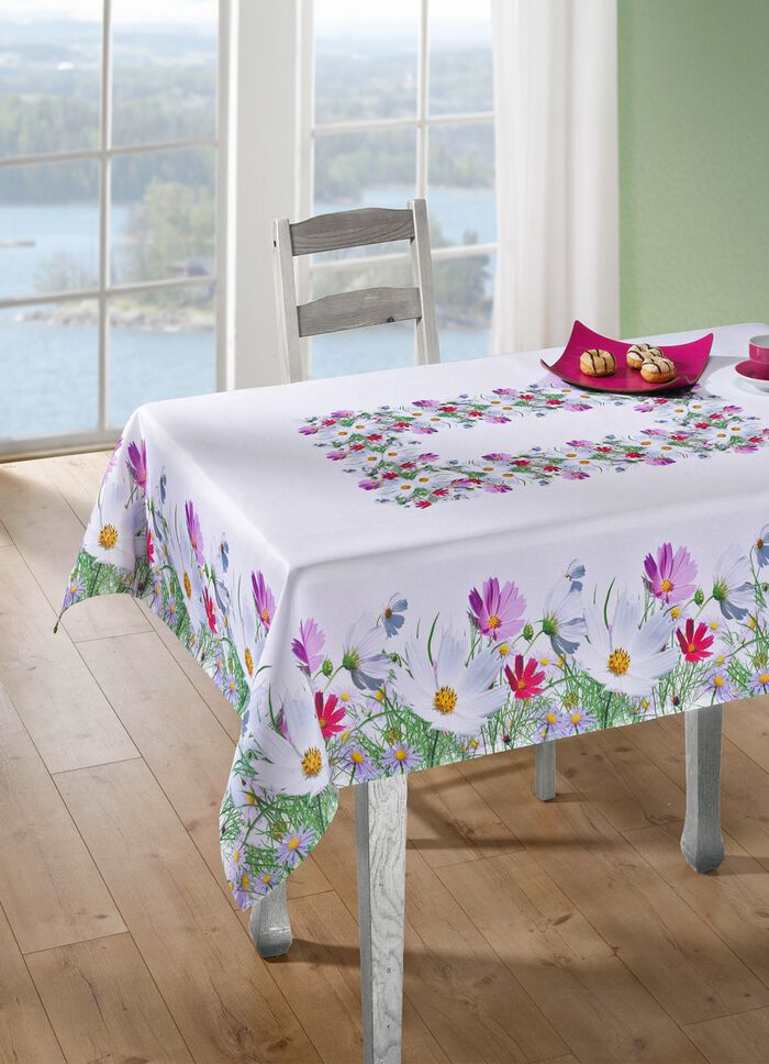 Lenteachtige tafel- en interieurdecoratie met bloemmotief 