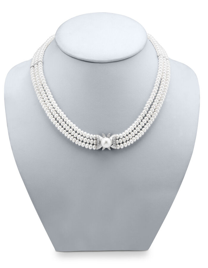 3-rijige ketting met zoetwaterkweekparels 