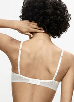 Triumph Signature Sheer beugelbeha met zacht voorgevormde cups ECRU