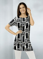 Tuniek met een modieuze platte halslijn 