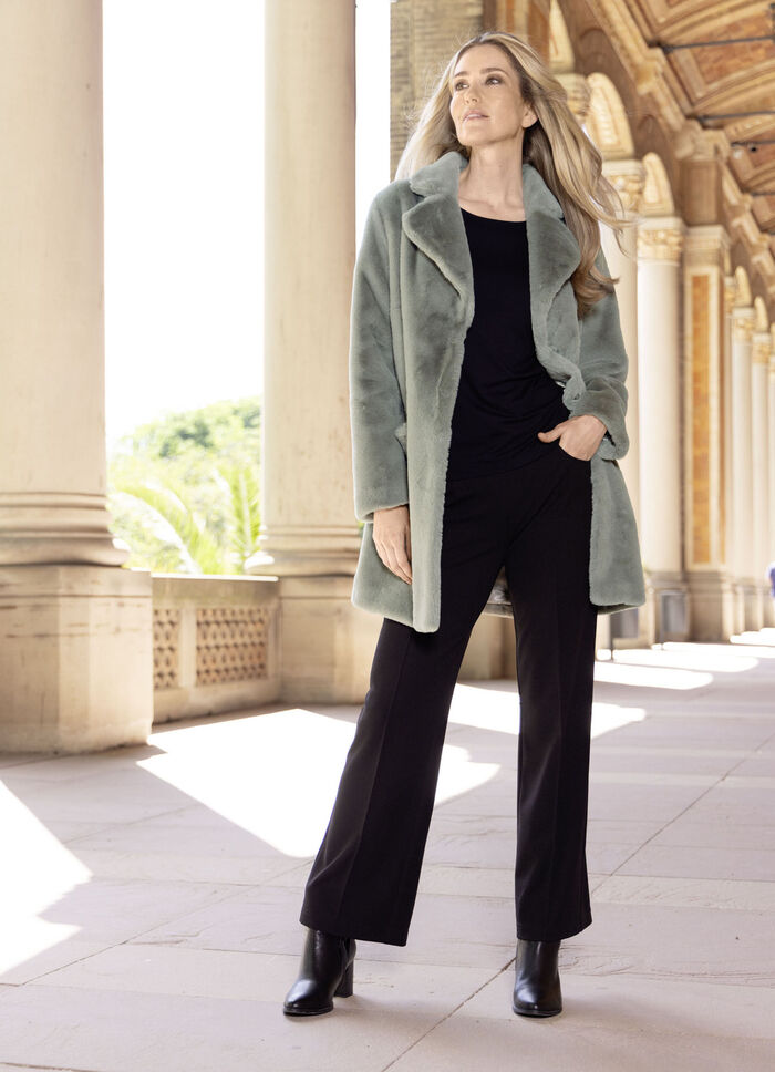 Korte jas met opgestikte zakken 