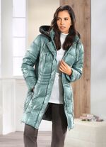 Korte jas met langsquilt aan de zijkant 