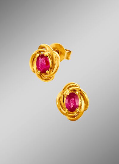Oorbellen met robijnen 