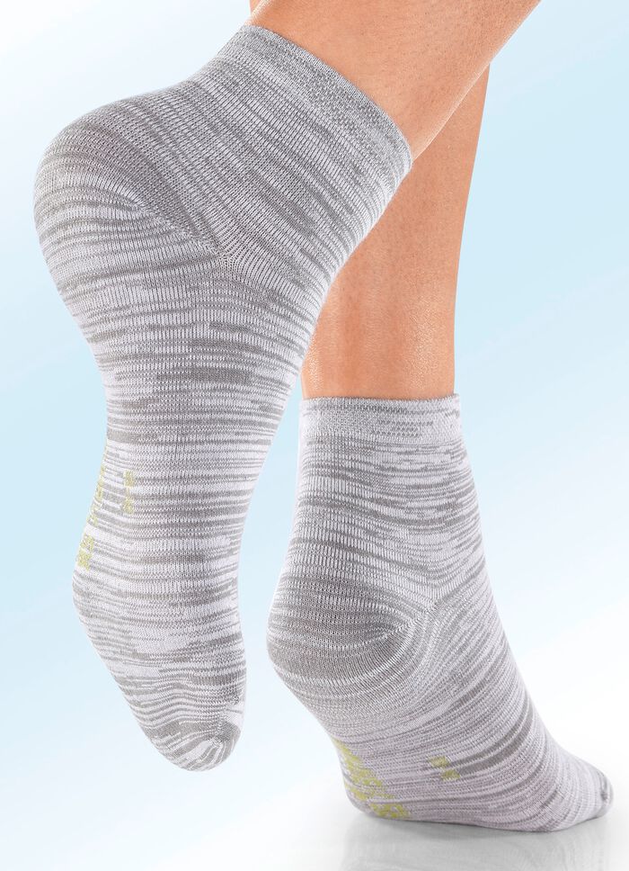 Set van zes sokken die ademend en superzacht zijn 