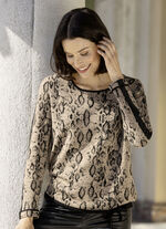 Trui met elegante edelsteenversiering 