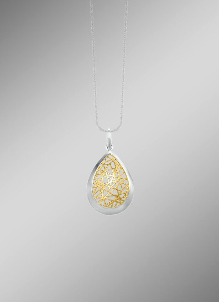 Druppelvormige hanger met verfijnd tweekleurig design 