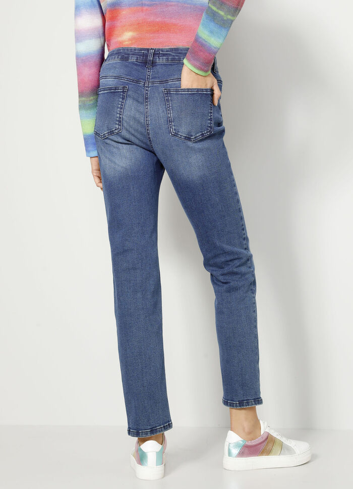 Jeans met bloemenborduursel 