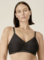Aangenaam lichte Naturana-bh met voorgevormde cups ZWART
