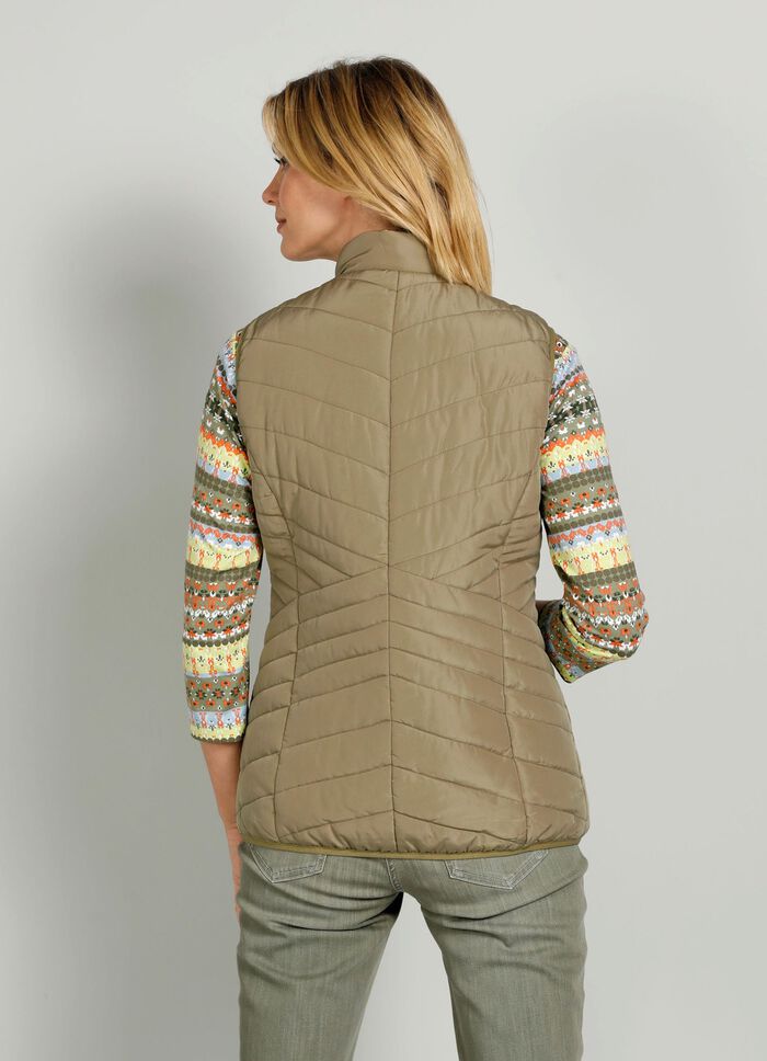 Gewatteerd vest met contrasterende biezen RIETGROEN