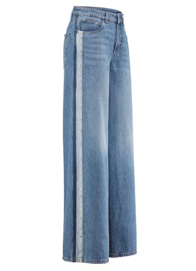 Sportieve jeans met modieuze wijde pijpen 