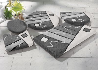 Barrevoetszachte badkamersuite in harmonieuze kleuren 