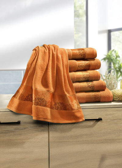 Zachte badstofserie met hoogwaardige jacquardrand 