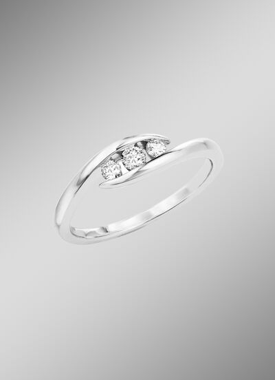 Hoogwaardige damesring met 3 diamanten 