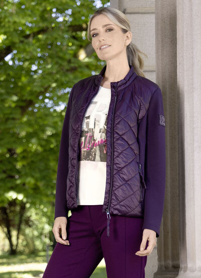 Jas met gewatteerde inzetstukken  Jas met gewatteerde inzetstukken