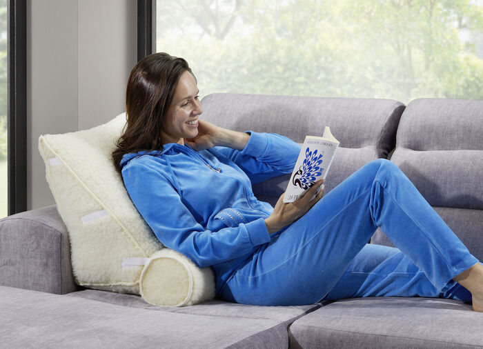 Nieuw wollen rugkussen met nekrol 