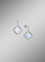 Klaveroorknopjes van zilver en parelmoer 