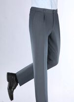 "Klaus Models" broek met plooien in 3 kleuren ROOKBLAUW GEM&Ecirc;LEERD