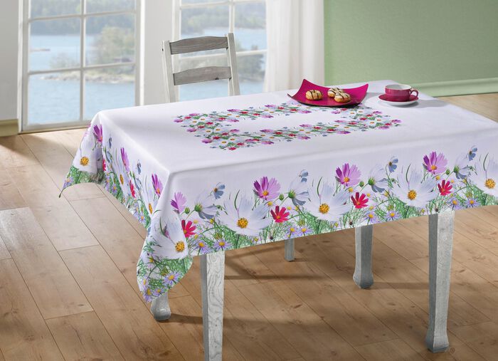 Lenteachtige tafel- en interieurdecoratie met bloemmotief 