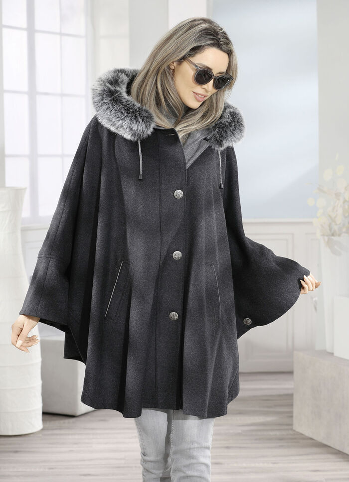Cape met knoopsluiting 