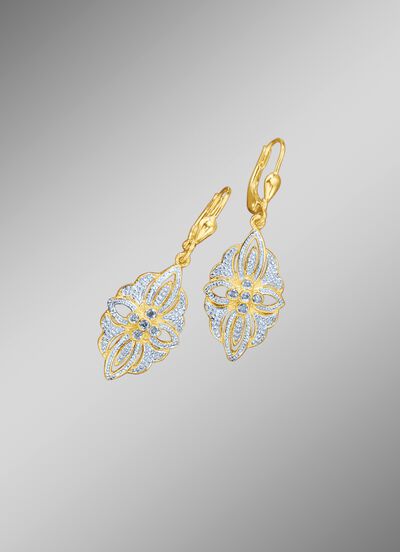 Oorbellen met diamanten in een bloemmotief 