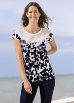 Shirt met bloemenborduursel 