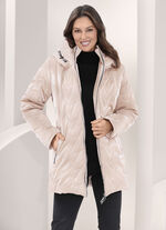 Jasje in trendy laklook BEIGE