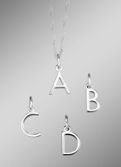 Charmante letterhangers van zilver 