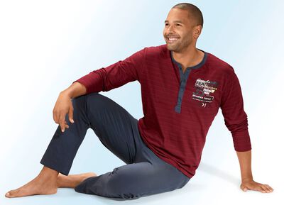 Set van twee pyjama's met lange knoopsluiting, garengeverfd gestreept dessin en geprint motief 