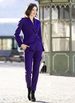 Broekpak in trendy aubergine 