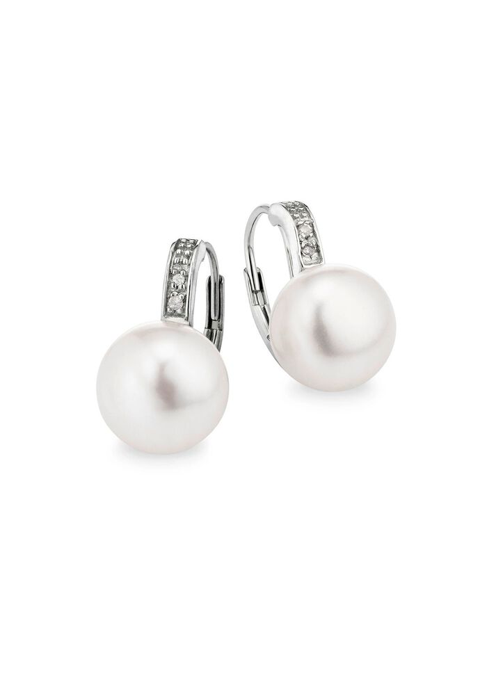 Oorbellen met zoetwaterkweekparels en diamanten 