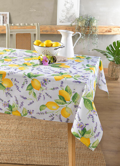 Tafel- en kamerdecoratie met vlekbeschermingsapparatuur 