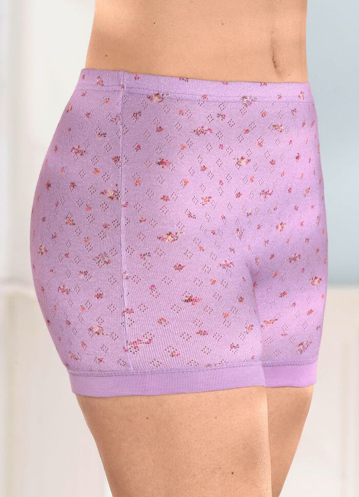 Verpakking van vier slipjes met een fijn opengewerkt design 