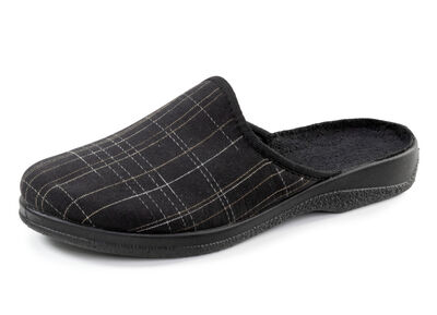Slippers gemaakt van geruit textiel 