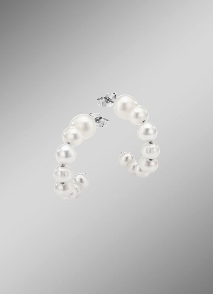 Elegante oorringen met gekweekte zoetwaterparels 