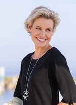 Slangenketting met bloemvormige hanger 