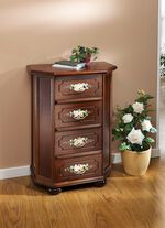 Stijlvolle ladekast met handgeschilderde bloemendecoratie 