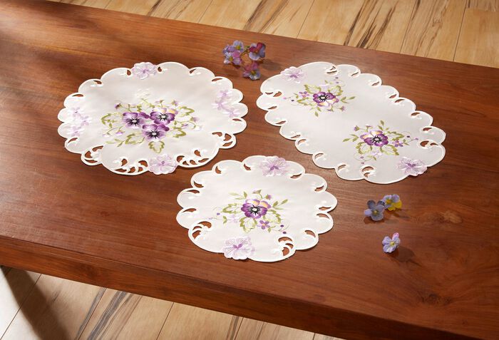 Tafel- en kamerdecoratie met vioolborduurwerk LILA