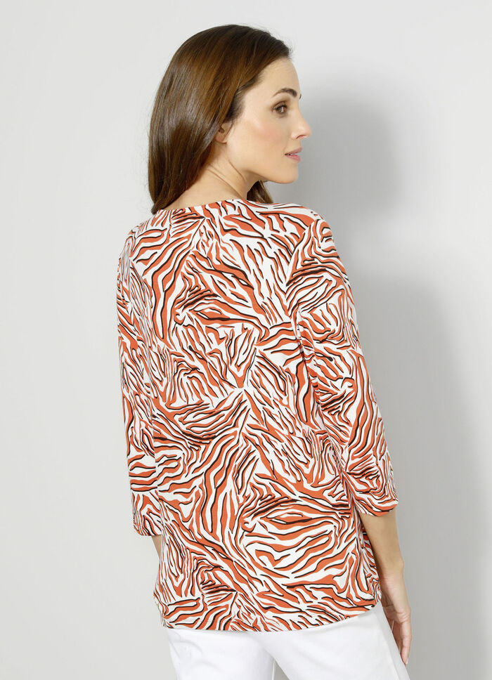 Shirt met parelversiering op de halslijn 