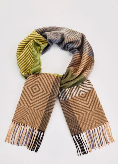 Sjaal met fantasiemotief 